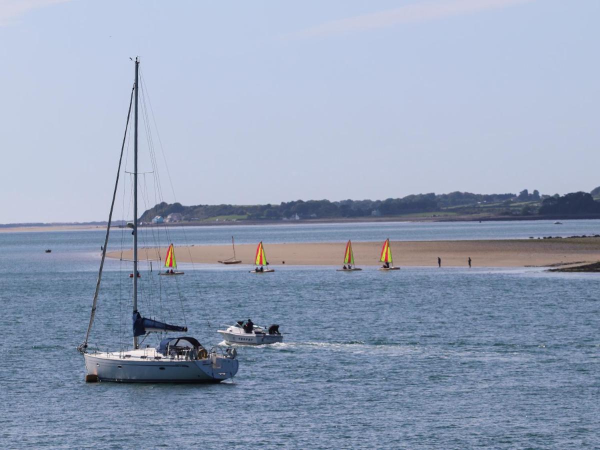 Holiday home Machlud Ynys *